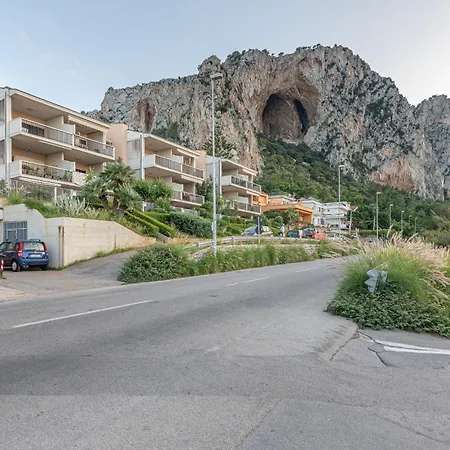 Apartment Casa Azzurra Vista Mare All'addaura By Wonderful Italy *